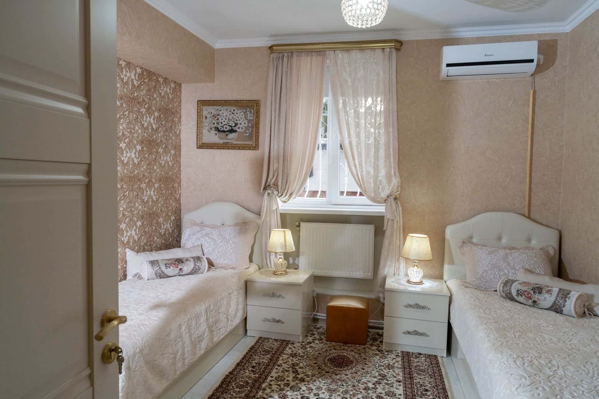 Deluxe Double or Twin Room with a Private Lounge Area at Elia Boutique Hostel in Tbilisi